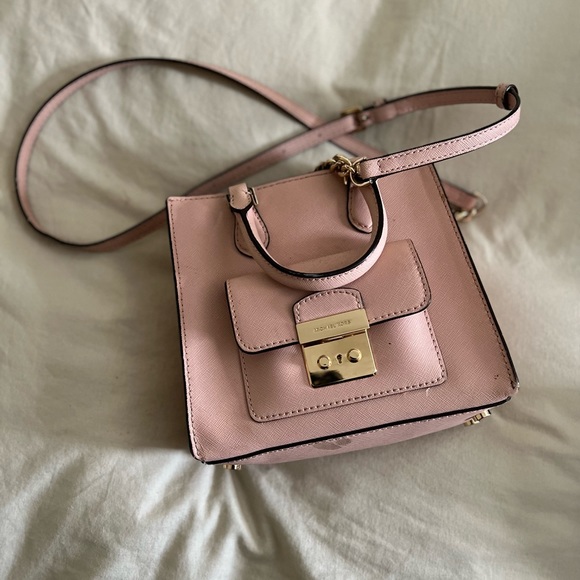 Michael Kors crossbody pink bag - Picture 2 of 4